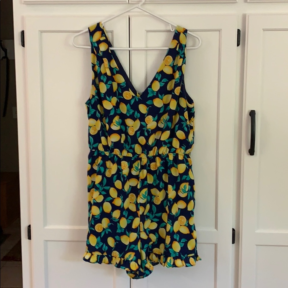 Lemon patterned romper